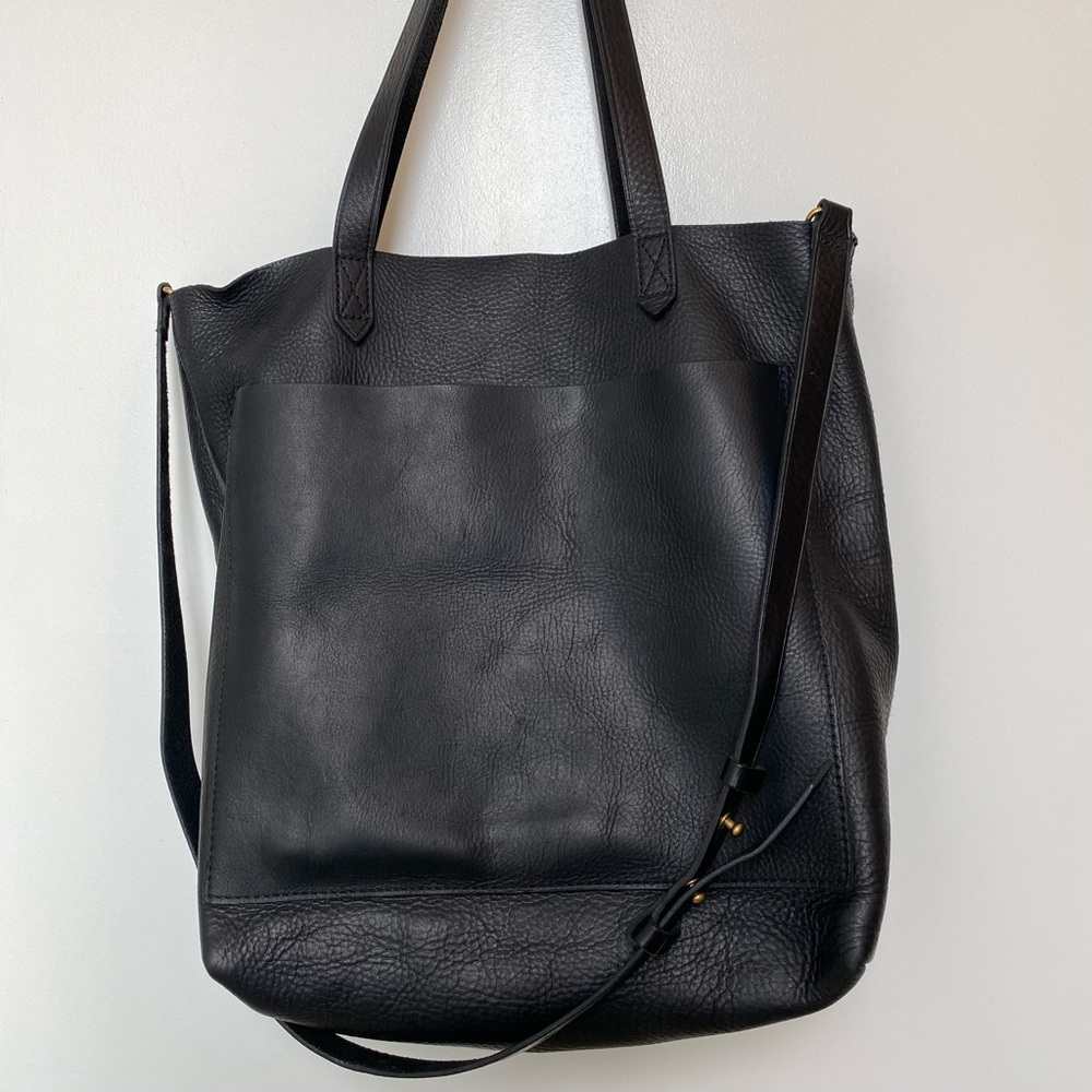The Medium Transport Tote